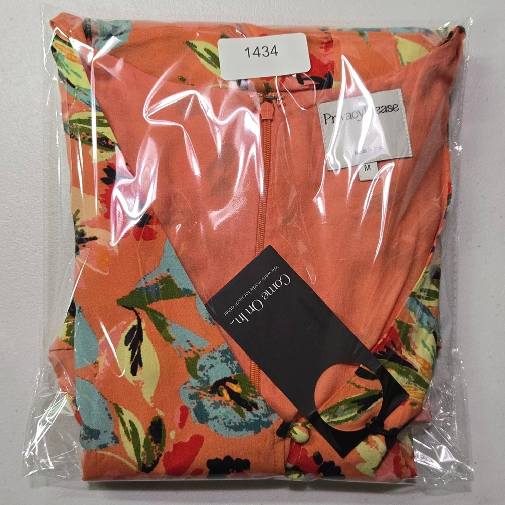 NWT‎ Privacy Please Floral Romper Women M Coral  Flutter Sleeve V-Neck Revolve - Picture 15 of 15
